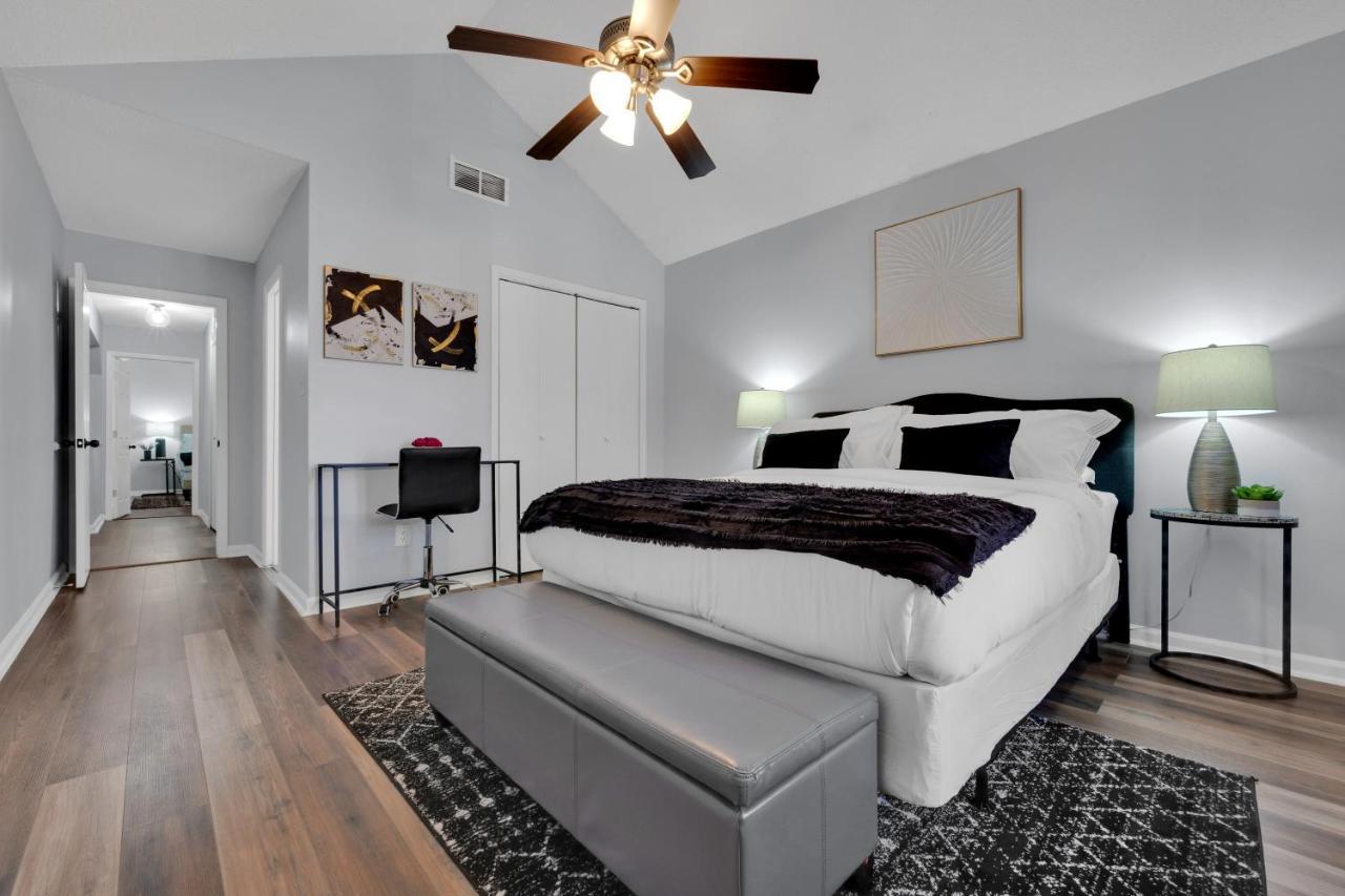 Plush Two Bedroom Retreat. A Home Away From Home! Riverdale Exterior foto
